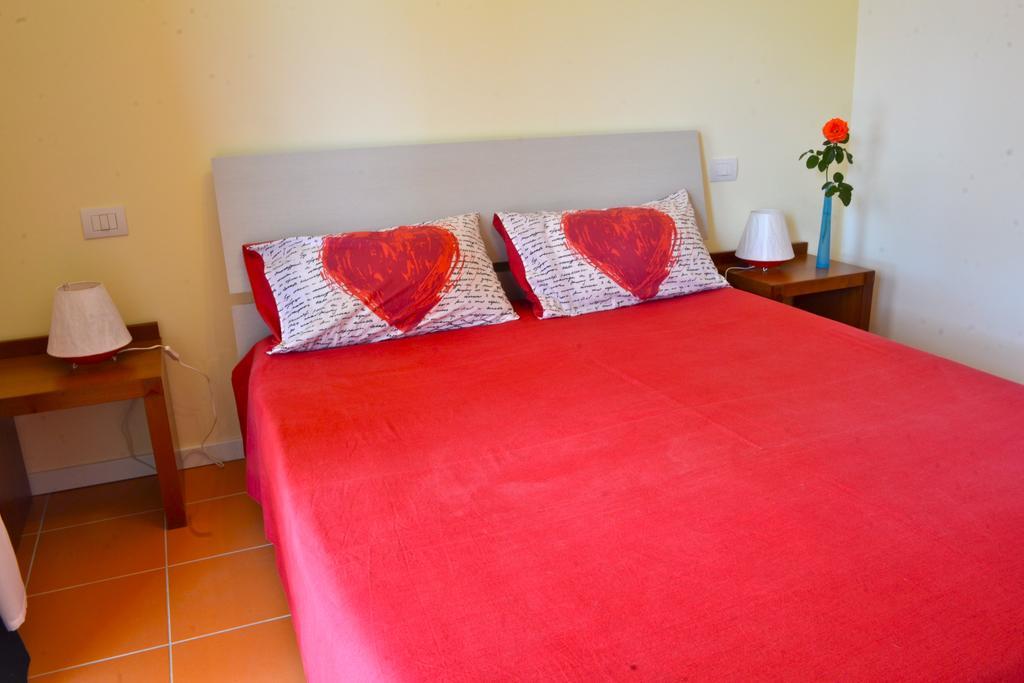 פאנו B&B Sotto Le Stelle חדר תמונה