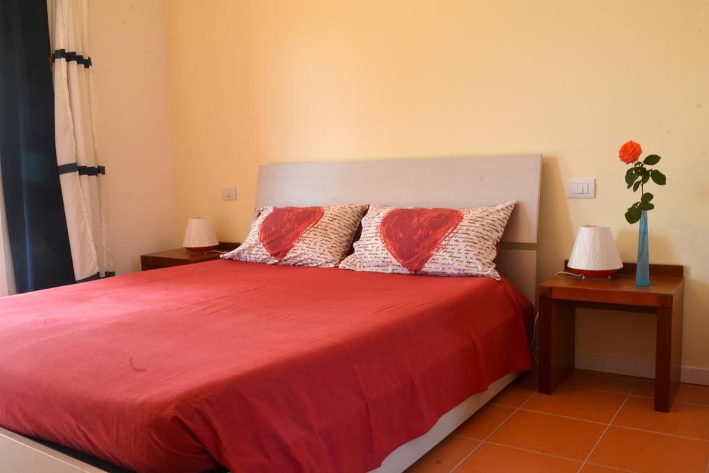 פאנו B&B Sotto Le Stelle חדר תמונה